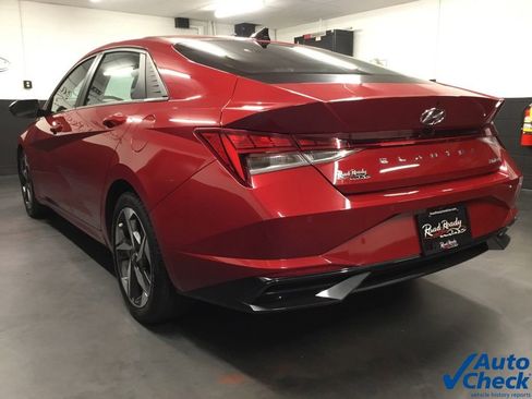 Used 2023 Hyundai Elantra Limited image 8
