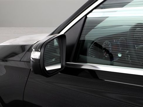 Used 2025 Mercedes-Benz GLS 450 4MATIC image 29