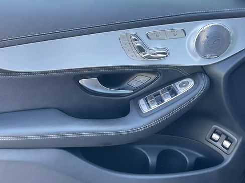 Used 2019 Mercedes-Benz GLC 350e 4MATIC image 18