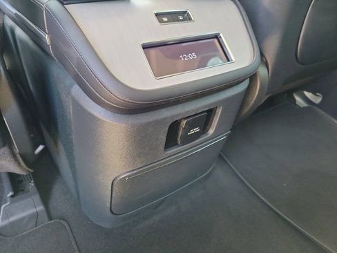 Certified 2025 Lincoln Navigator L Reserve AWD/4WD image 19