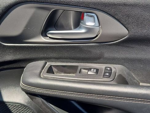 Used 2025 Chrysler Pacifica Select FWD image 33