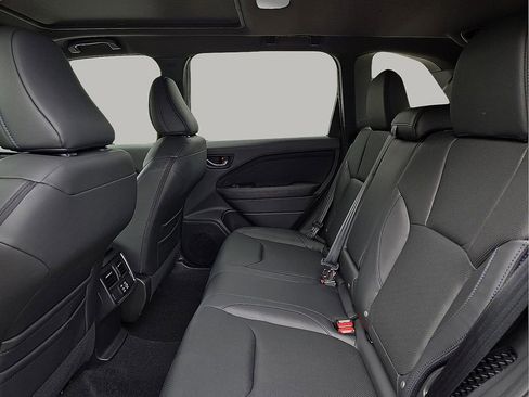 Used 2025 Subaru Forester Limited image 8