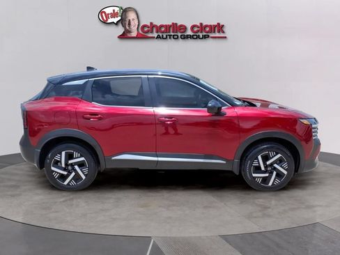 Used 2025 Nissan Kicks SV FWD image 6