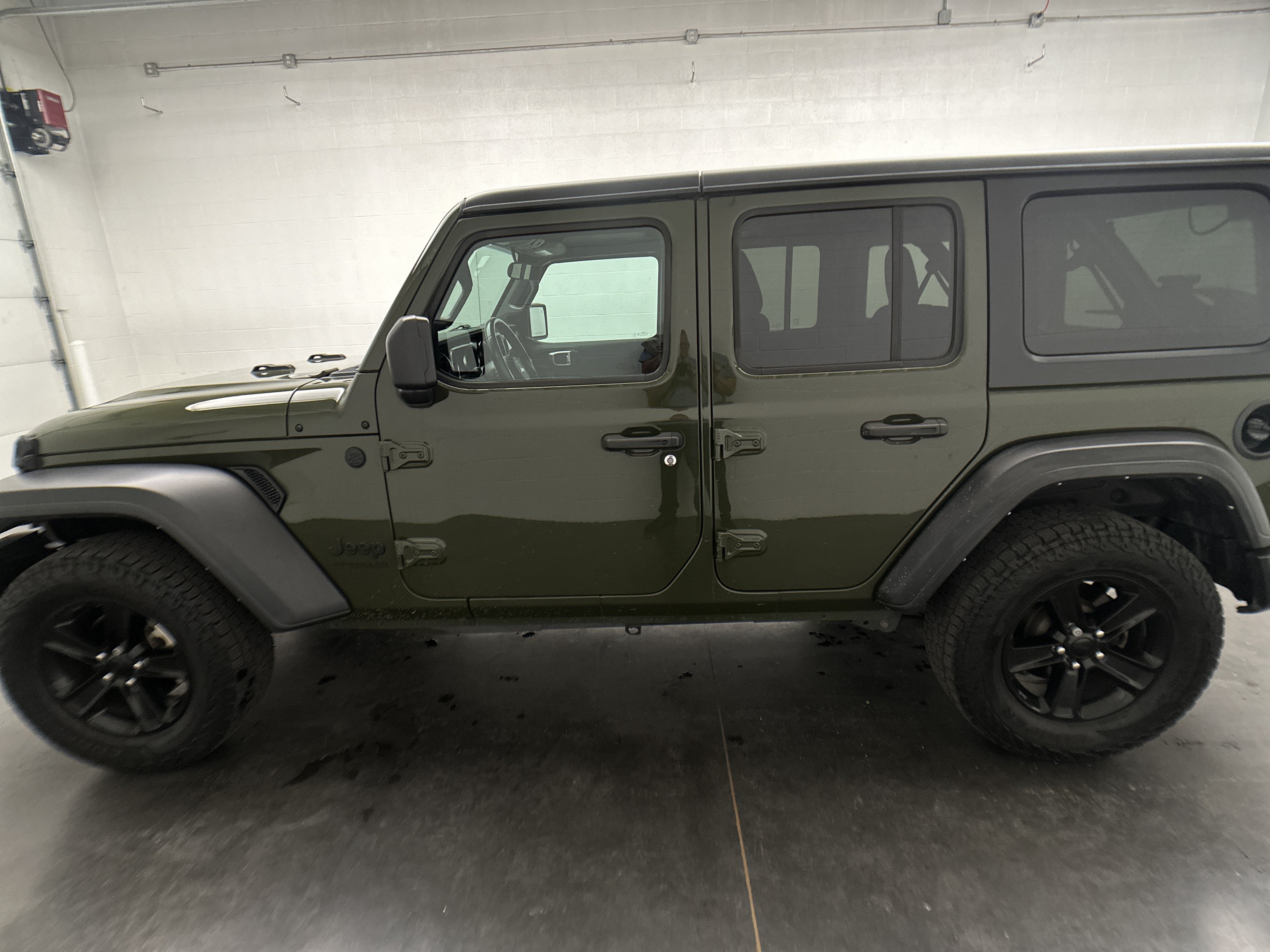 Used 2022 Jeep Wrangler Unlimited Sport AWD/4WD image 6