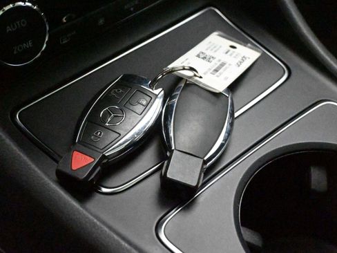Used 2020 Mercedes-Benz GLA 250 4MATIC image 6