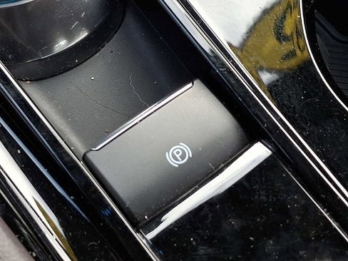 Certified 2025 Ford Explorer Platinum w/ LUX Leather Package image 24