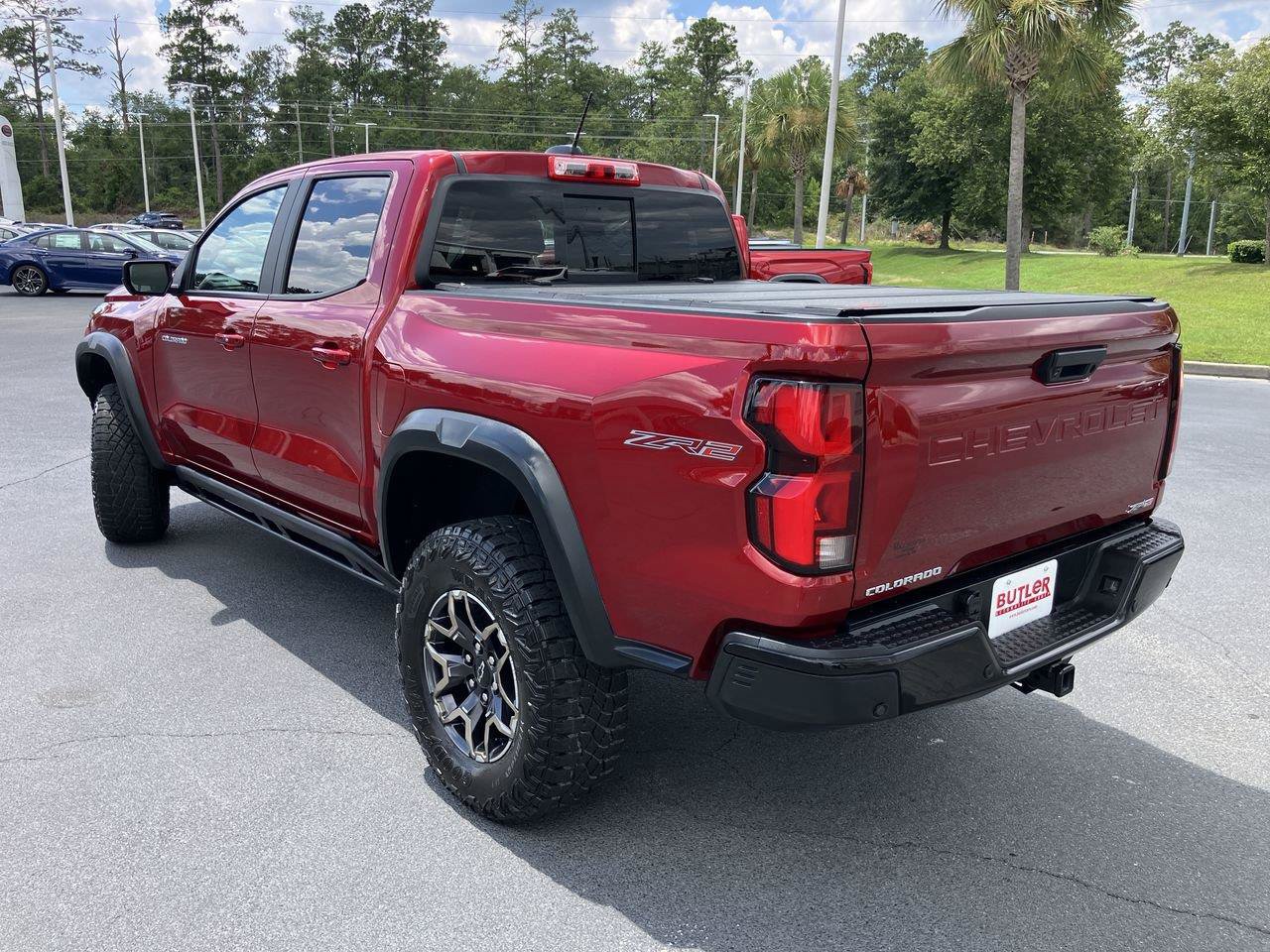 Used 2024 Chevrolet Colorado ZR2 w/ ZR2 Convenience Package III AWD/4WD image 3