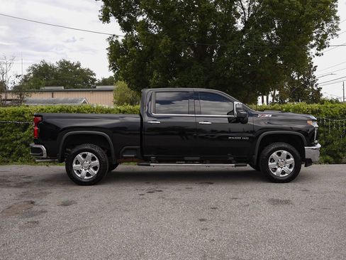 Used 2022 Chevrolet Silverado 2500 LTZ w/ LTZ Plus Package AWD/4WD image 5