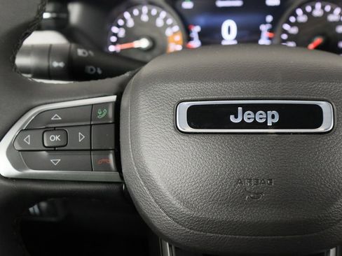 New 2024 Jeep Compass Latitude image 8