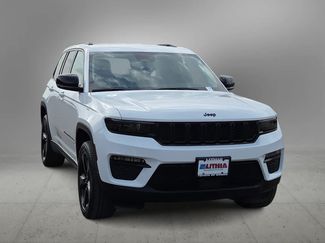 Used 2023 Jeep Grand Cherokee Limited w/ Black Appearance Package AWD/4WD video 3