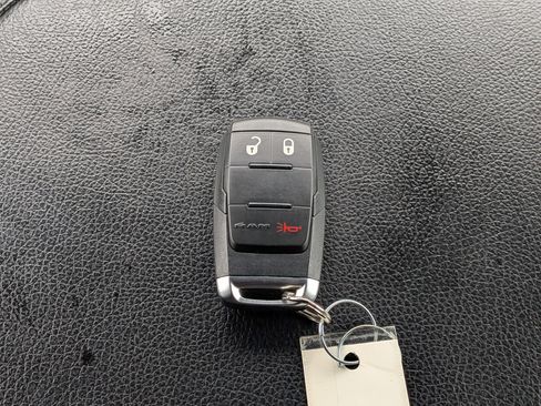 Used 2024 RAM 2500 Tradesman w/ Chrome Appearance Group image 33