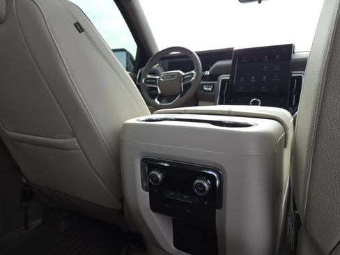 New 2026 GMC Yukon XL Denali w/ Denali Reserve Package AWD/4WD image 31