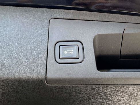 Certified 2024 Cadillac XT5 Luxury AWD/4WD image 9