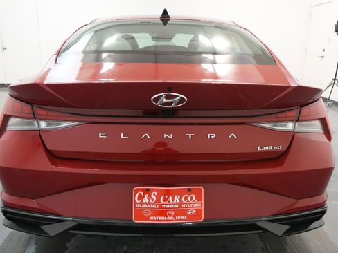 Used 2023 Hyundai Elantra Limited image 8