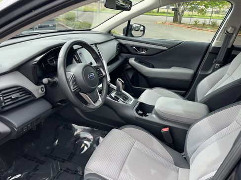 Used 2023 Subaru Outback Premium AWD/4WD image 9