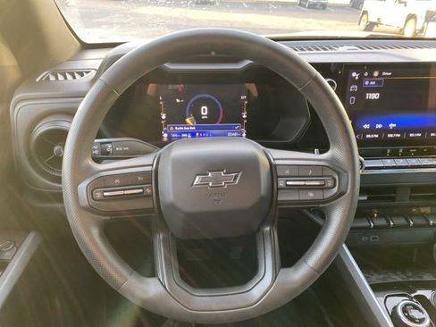Used 2023 Chevrolet Colorado Trail Boss w/ Technology Package image 18