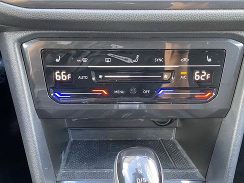 Certified 2023 Volkswagen Tiguan SE FWD image 23