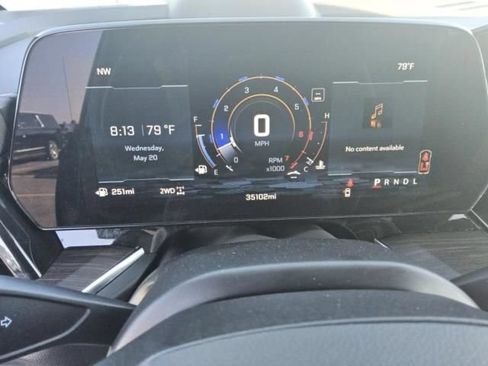 Used 2025 Chevrolet Suburban Premier AWD/4WD image 10