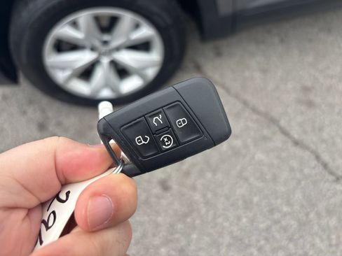 Used 2018 Volkswagen Atlas SE image 36