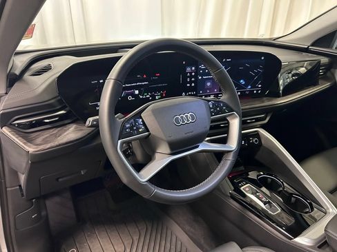 Certified 2025 Audi Q5 Premium Plus w/ Premium Plus AWD/4WD image 2