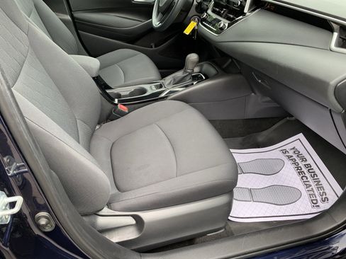 Used 2021 Toyota Corolla LE FWD image 40