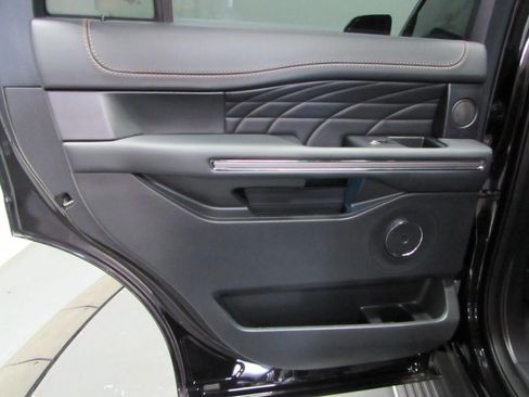 Certified 2024 Ford Expedition Platinum AWD/4WD image 14