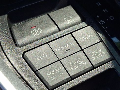 Used 2019 Toyota RAV4 XLE AWD/4WD image 25