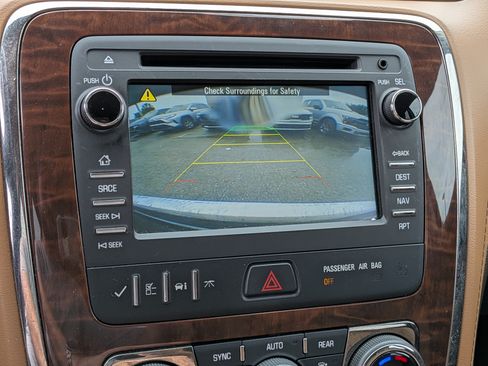 Used 2015 Buick Enclave Leather FWD image 31