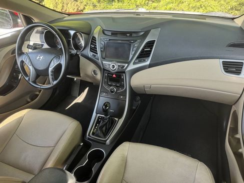 Used 2015 Hyundai Elantra Limited w/ Option Group 05 FWD image 9