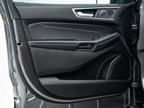 Used 2024 Ford Edge Titanium image 23