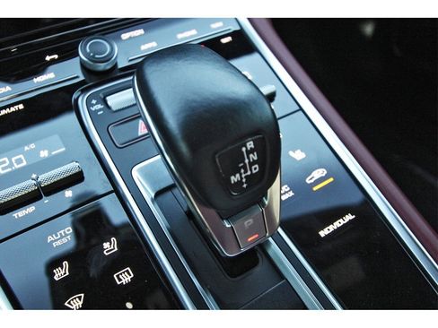 Used 2022 Porsche Panamera 4 image 32