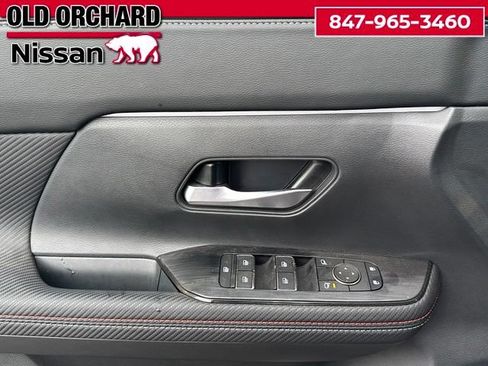 Used 2025 Nissan Kicks SR w/ Interior Electronics Package AWD/4WD image 9