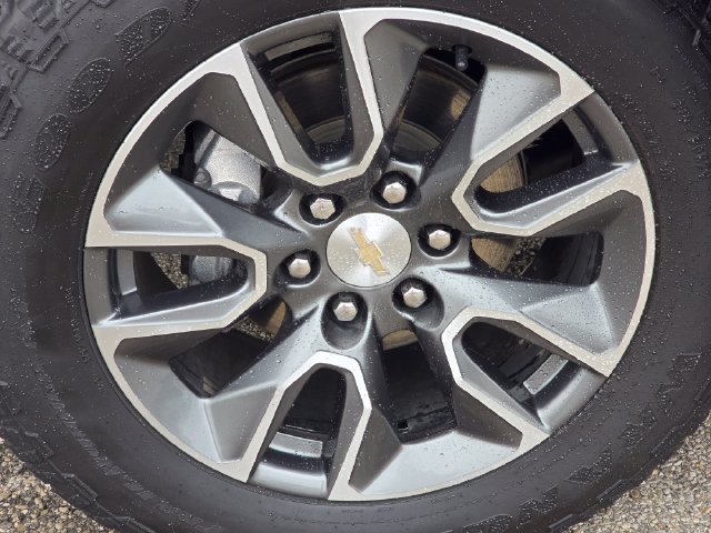 Used 2023 Chevrolet Silverado 1500 LT AWD/4WD image 26