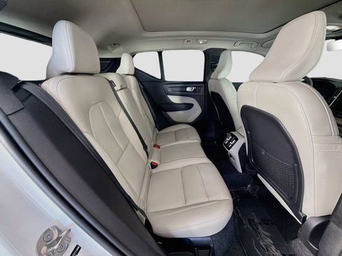 Certified 2026 Volvo XC40 B5 Plus w/ Protection Package Premier AWD/4WD image 28