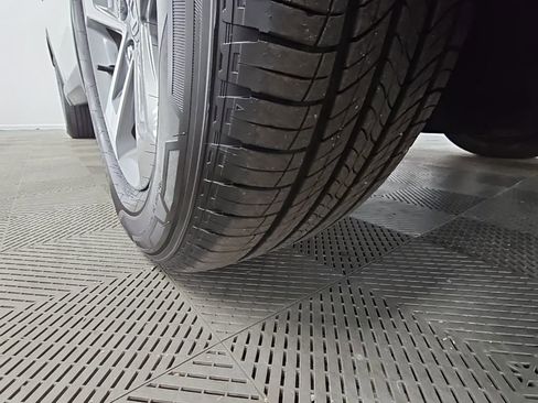 Used 2025 Honda Pilot EX-L image 48