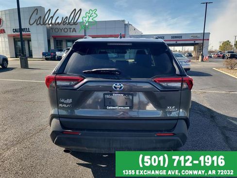 Used 2021 Toyota RAV4 XLE w/ Convenience Package image 6