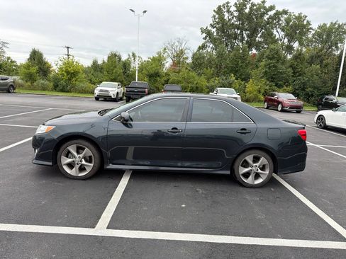 Used 2014 Toyota Camry SE FWD image 3