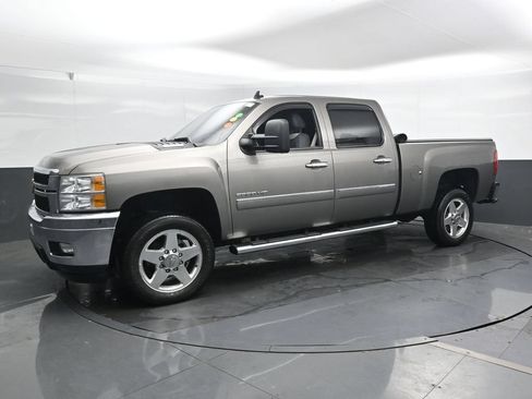 Used 2013 Chevrolet Silverado 2500 LT w/ Custom Sport Truck Package RWD image 9