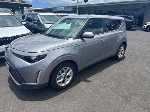 Certified 2023 Kia Soul LX w/ Option Group 015 FWD image 1