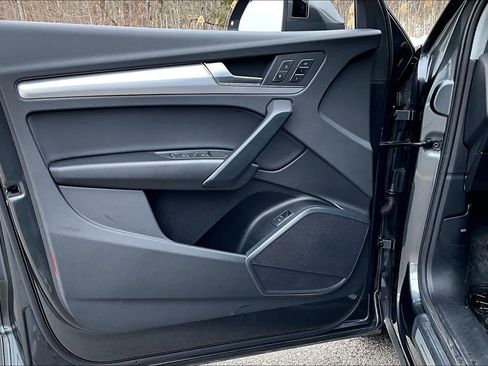 Used 2024 Audi Q5 2.0T Premium image 22