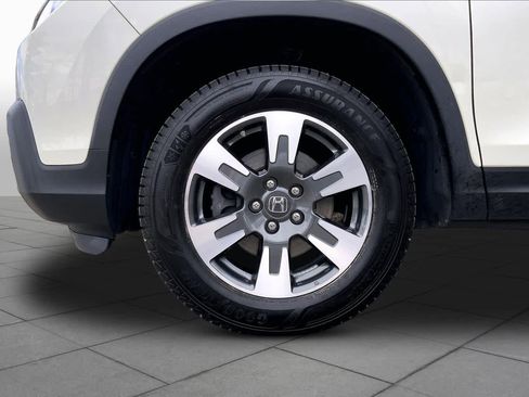 Used 2019 Honda Ridgeline RTL image 11