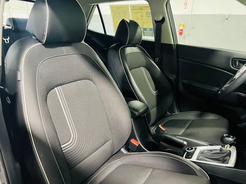 Used 2024 Hyundai Venue Limited FWD image 36