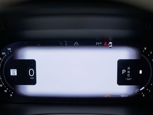 Certified 2023 Volvo XC60 B6 Ultimate w/ Protection Package Premier AWD/4WD image 32