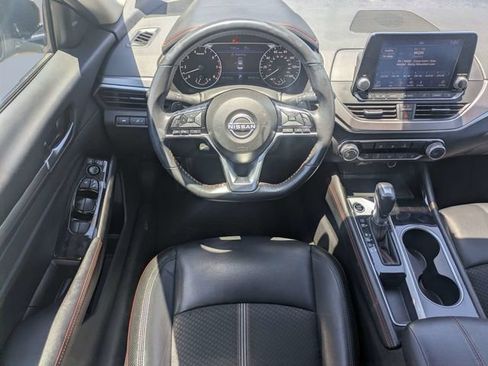 Used 2024 Nissan Altima 2.5 SR FWD image 15