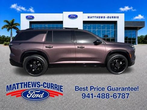 Used 2024 Chevrolet Traverse RS w/ LPO, Floor Liner Package FWD image 9