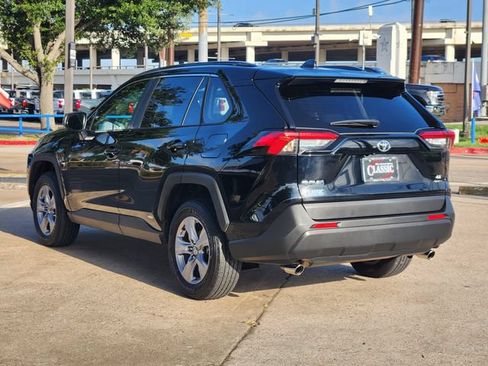 Used 2025 Toyota RAV4 LE AWD/4WD image 5