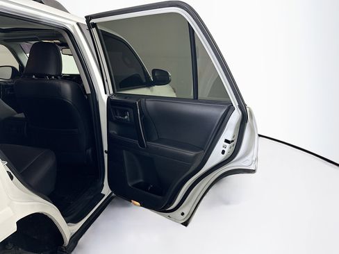 Used 2019 Toyota 4Runner TRD Off-Road Premium image 30