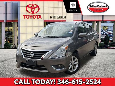 Used 2015 Nissan Versa FWD image 1