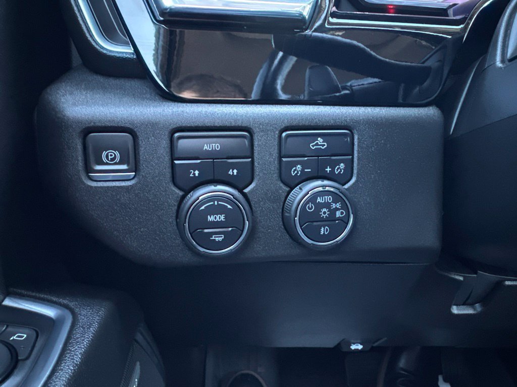 Used 2024 Chevrolet Silverado 1500 RST w/ Redline Edition AWD/4WD image 27