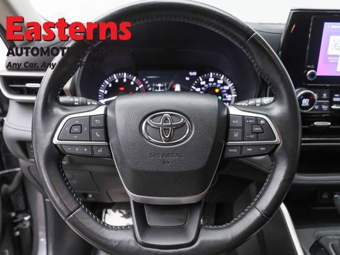 Used 2024 Toyota Highlander LE image 13